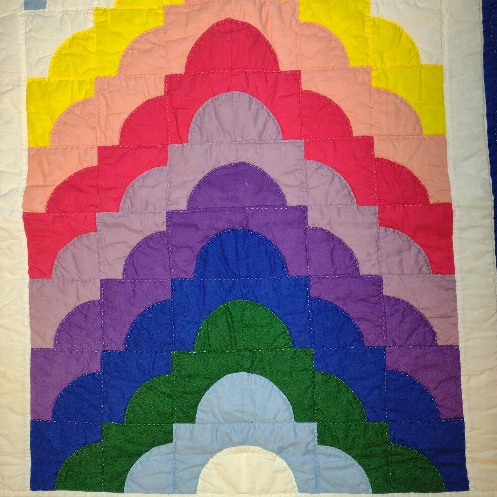 NEW Handmade Stunning Rainbow Baby Quilt/Wall Hanging w Detailed Hand Quilting